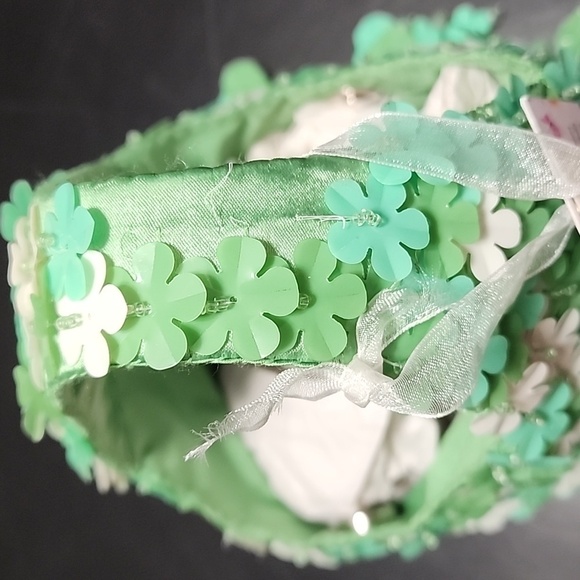 Handcrafted In India Green Flower Beaded Purse - Picture 6 of 7